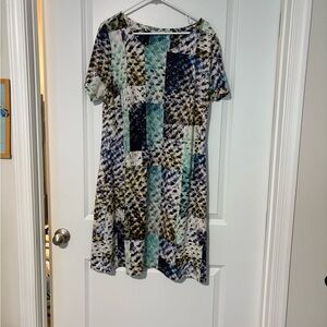 Chic Patchwork Midi Dress in Blue and Cream